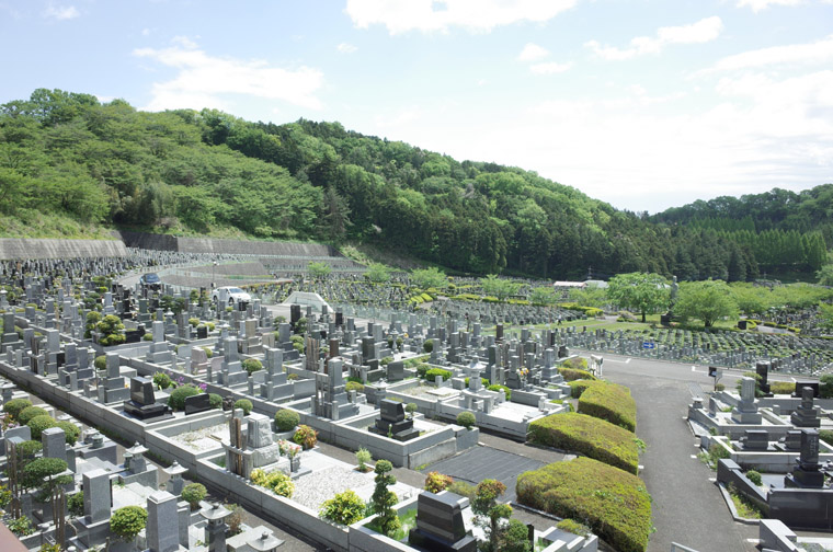 納骨は公営・民営の墓地に行う