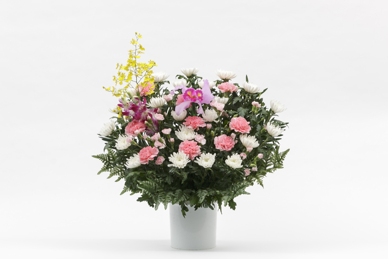 お葬式における供花の送り方-手順や注意点、花の種類や相場、芳名札の記載について|葬儀・お葬式なら【葬儀支援サービス】 |終活の福利厚生サービス ...